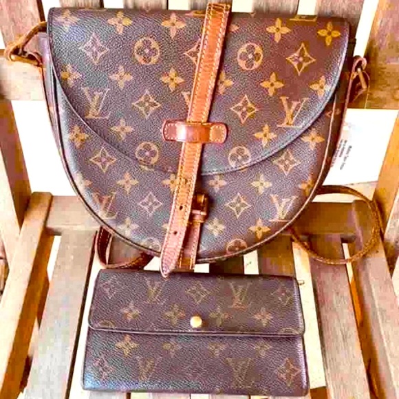 Louis Vuitton Handbags - Louis Vuitton 2Pcs Bundle - Vintage Louis Vuitton Crossbody/Louis Vuitton Wallet